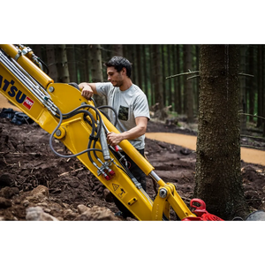 Helly Hansen Work Wear - Oberhof_HH_Matthias_Schwarz_Schneestern-1766 - Summer 2021-Action-Tradesman