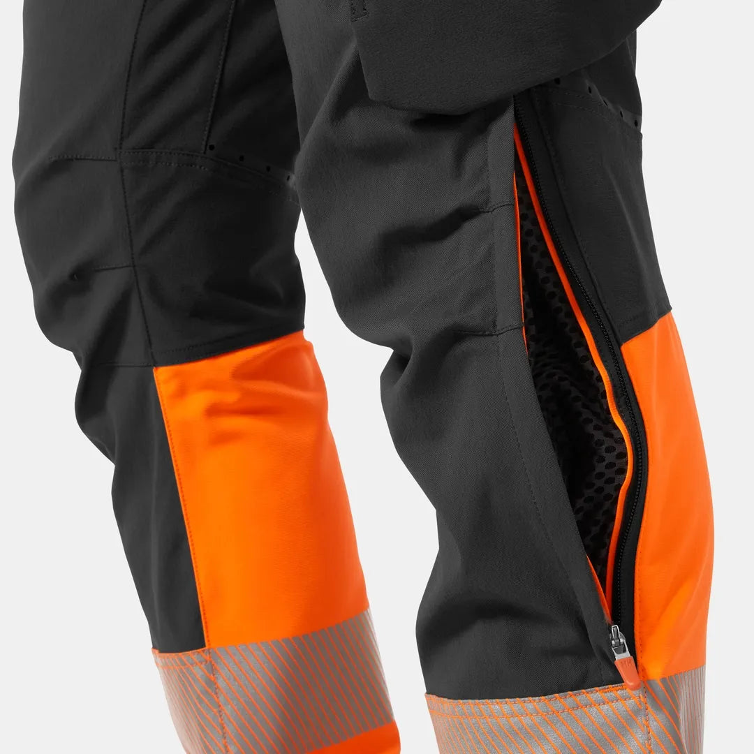 Helly Hansen Work Wear - 77501_269_feature2 - Onbody-W25-Winter 2025-FW25-ICU-Hivis