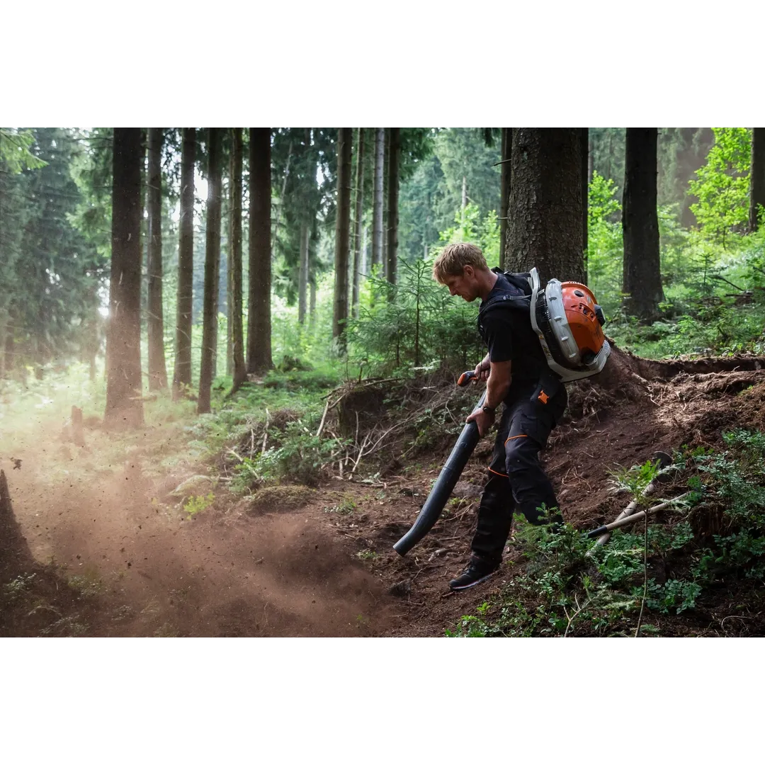 Helly Hansen Work Wear - Oberhof_HH_Matthias_Schwarz_Schneestern-1367 - Summer 2021-Action-Tradesman