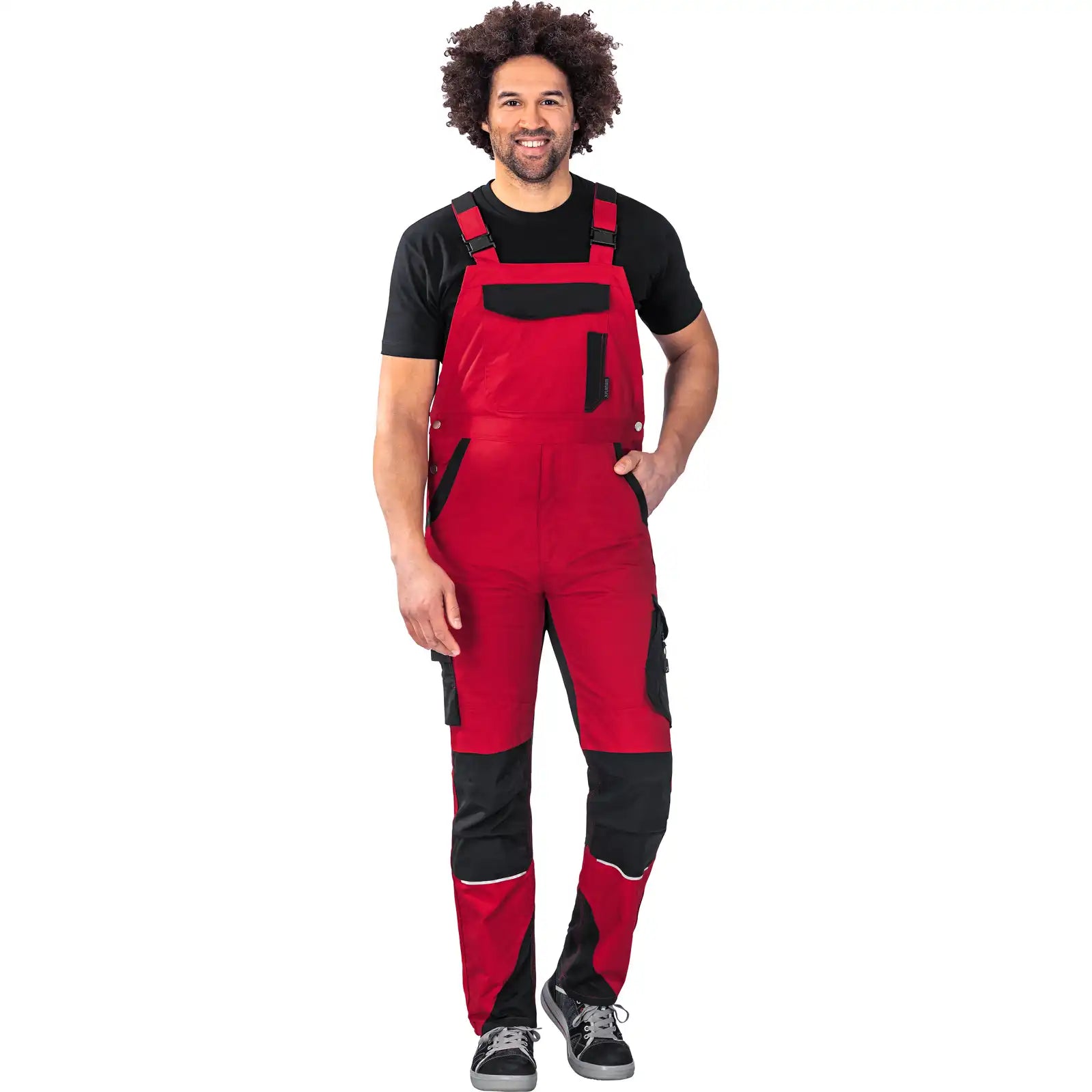 Planam Norit Herren Latzhose rot/schwarz 102 rot/schwarz - Produktbild mit Model