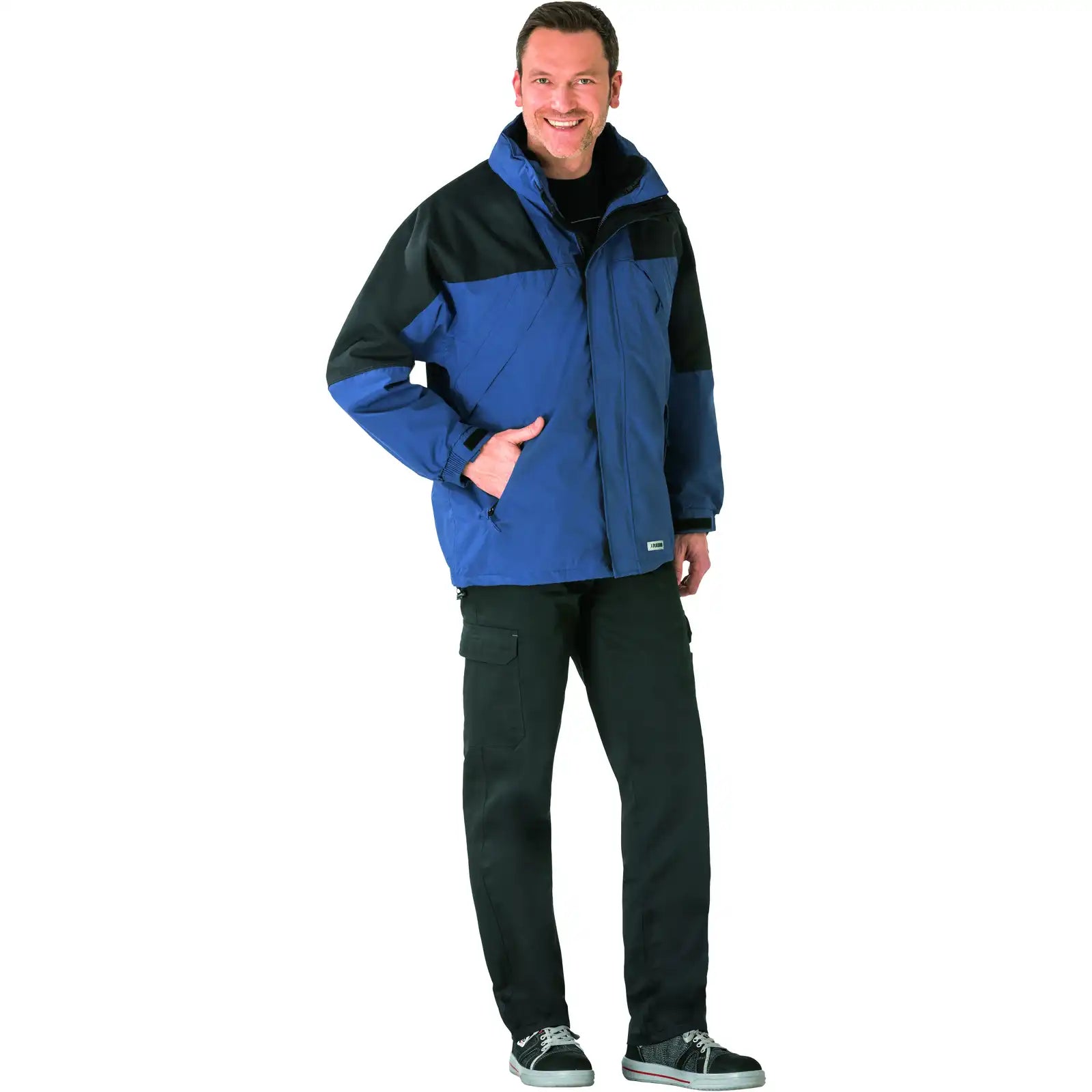 Planam Outdoor Redwood Jacke amporablau/schwarz L amporablau/schwarz - Produktbild mit Model