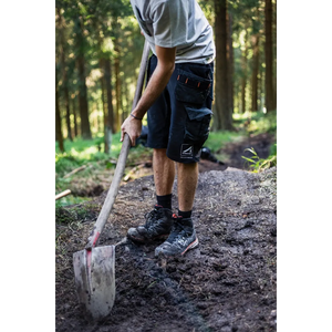 Helly Hansen Work Wear - Oberhof_HH_Matthias_Schwarz_Schneestern-1102 - Summer 2021-Action-Tradesman