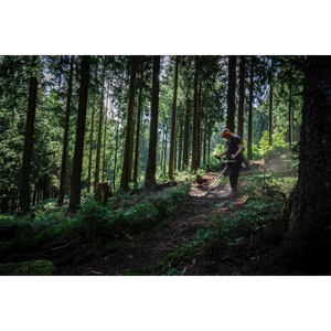 Helly Hansen Work Wear - Oberhof_HH_Matthias_Schwarz_Schneestern-1459 - Summer 2021-Action-Tradesman