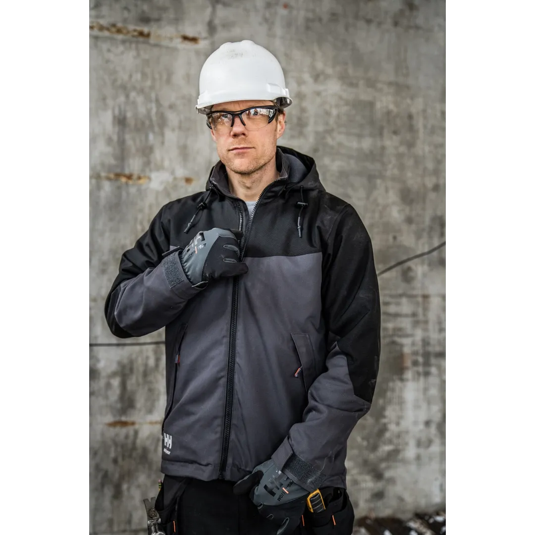 Helly Hansen Work Wear - Overbeck_Workwear-014 - Winter 2021-Action-Tradesmen