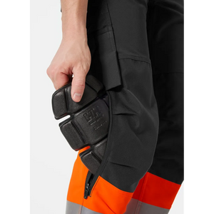 Helly Hansen Work Wear - 77429_269_feature2 - Onbody -W23-Winter 2023-Alna-Hivis