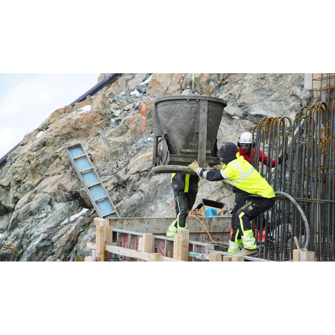 Helly Hansen Work Wear - DSC06349 - Partner-Winter 2017-Action-Air Zermatt