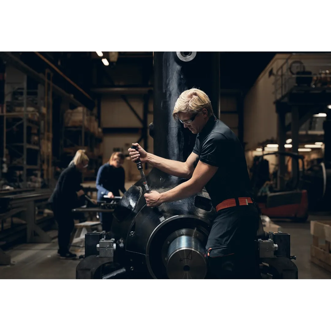 Helly Hansen Work Wear - 77571 Outfit 002_227 - Action-Tradesmen-Summer 2021