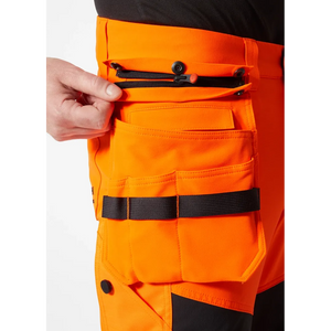 Helly Hansen Work Wear - 77499_269_feature2 - Onbody-W23-Winter 2023-FW23-ICU-Hivis-Hi-Vis