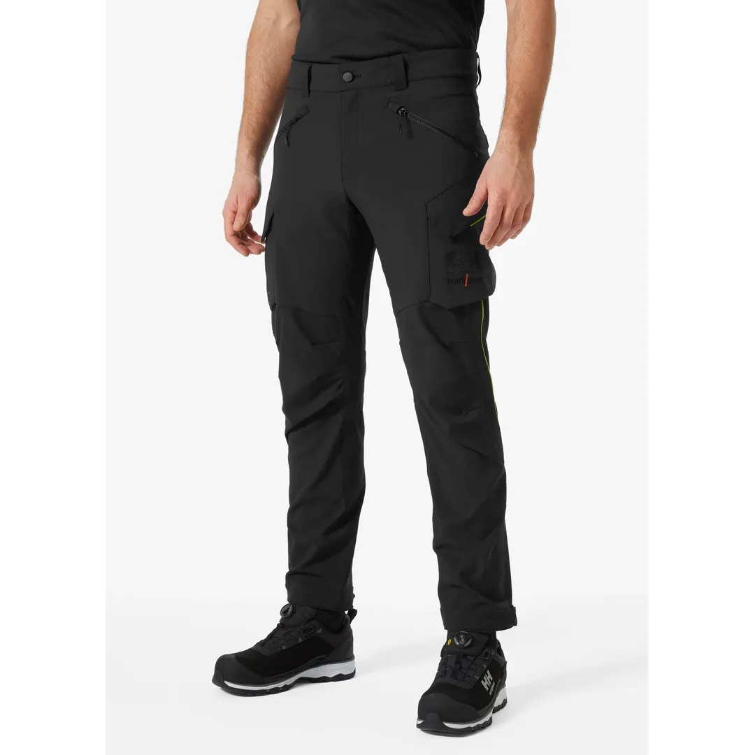 Helly Hansen Work Wear - 77564_990_onbody1 - Onbody-W23-Winter 2023-FW23-Magni-Tradesmen
