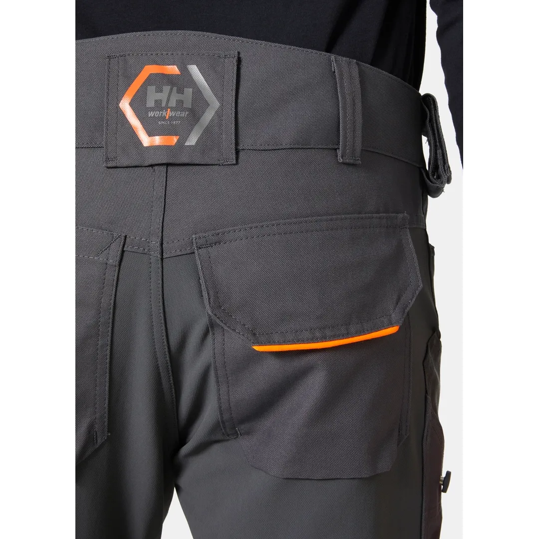 Helly Hansen Work Wear - 77446_970_feature4 - Onbody-Trades-S24-Summer 2024-Tradesmen