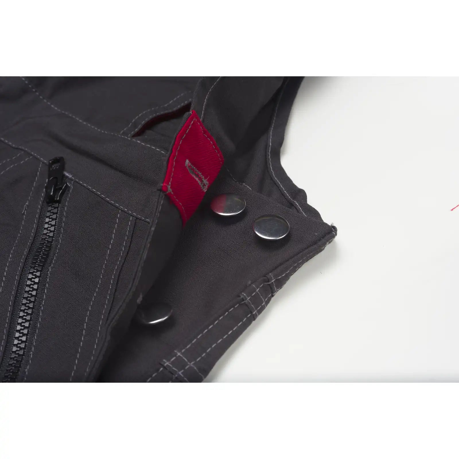 Planam Basalt Latzhose oliv/rot 102 oliv/rot - Extra Detailbild