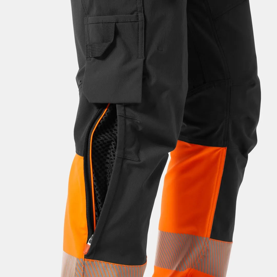 Helly Hansen Work Wear - 77500_269_feature4 - Onbody-W25-Winter 2025-FW25-ICU-Hivis