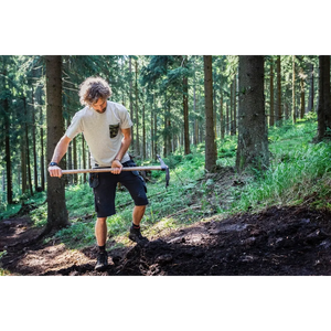 Helly Hansen Work Wear - Oberhof_HH_Matthias_Schwarz_Schneestern-1137 - Summer 2021-Action-Tradesman