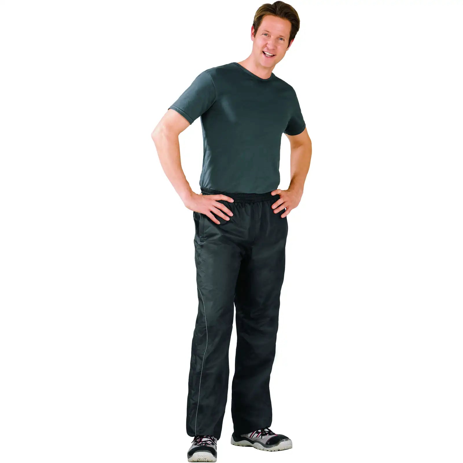 Planam Outdoor Monsun Hose schwarz 4XL schwarz - Produktbild mit Model