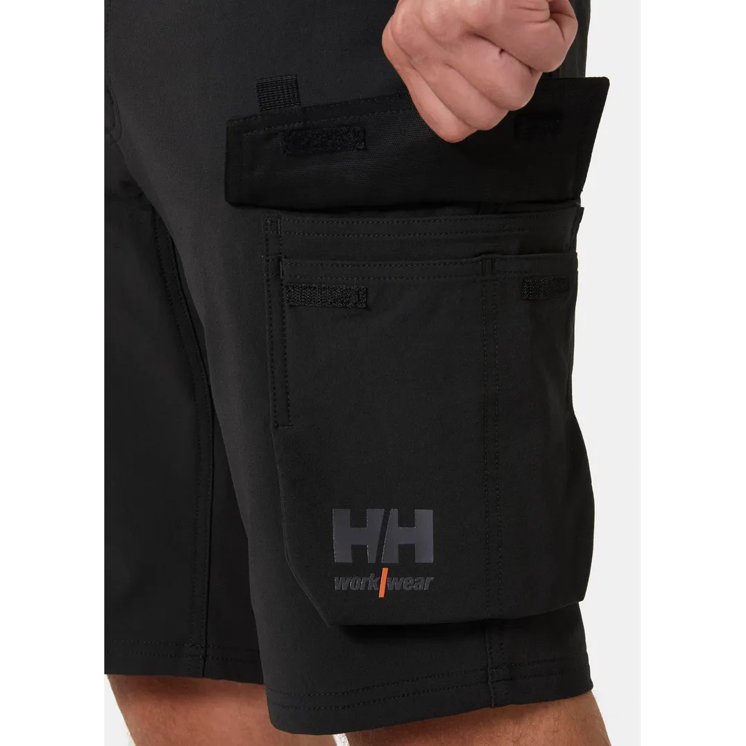 Helly Hansen Work Wear - 77508_990_feature2 - Onbody-Tradesmen-S24-Summer 2024