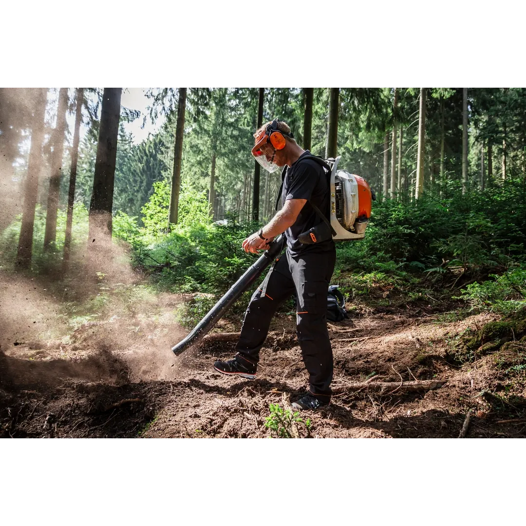 Helly Hansen Work Wear - Oberhof_HH_Matthias_Schwarz_Schneestern-1381 - Summer 2021-Action-Tradesman