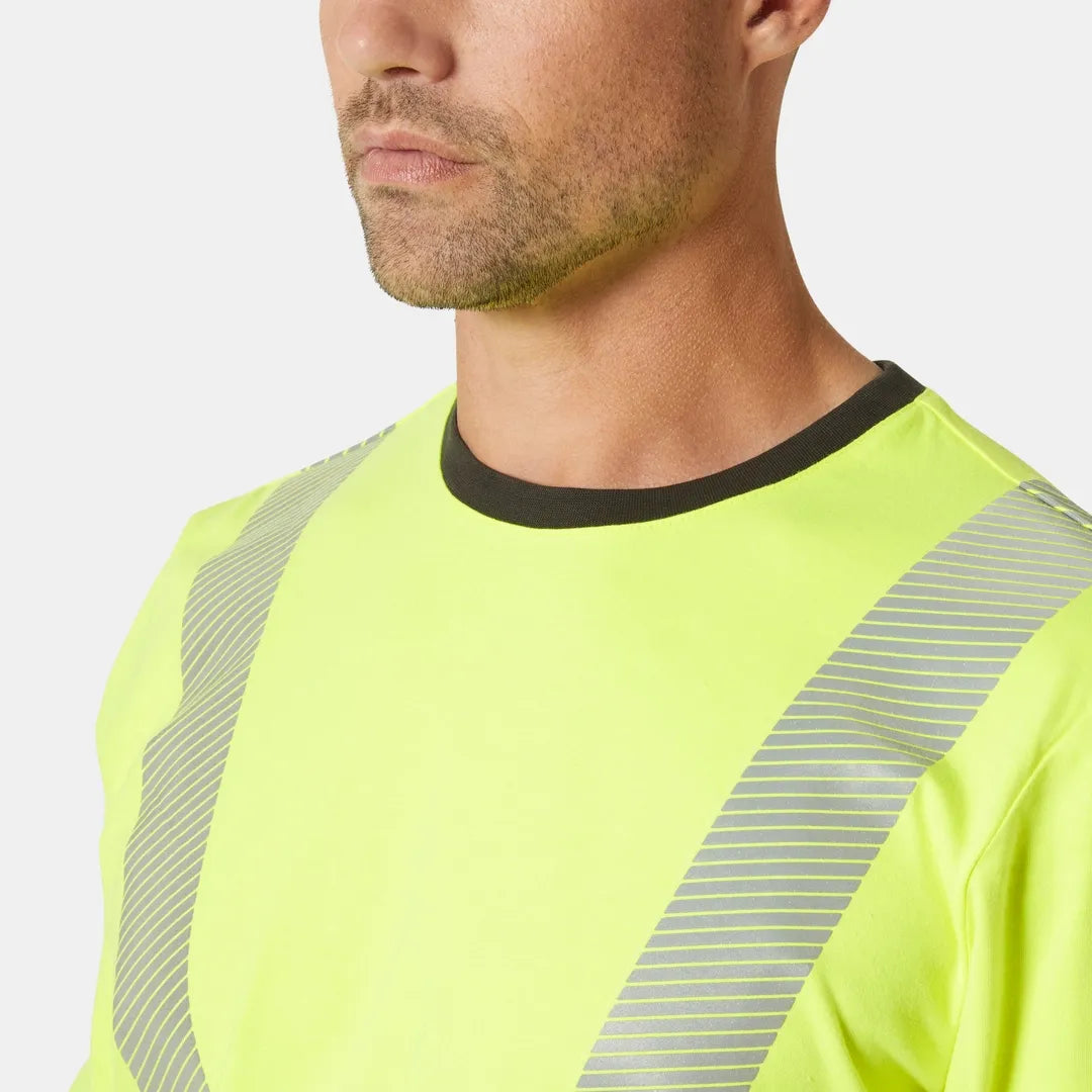 Helly Hansen Work Wear - 79298_369_feature3 - Onbody-S25-Summer 2025-Fundementals