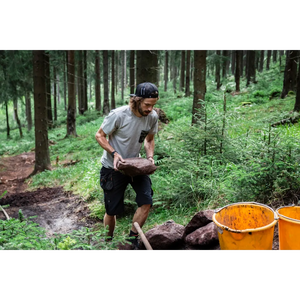 Helly Hansen Work Wear - Oberhof_HH_Matthias_Schwarz_Schneestern-1265 - Summer 2021-Action-Tradesman