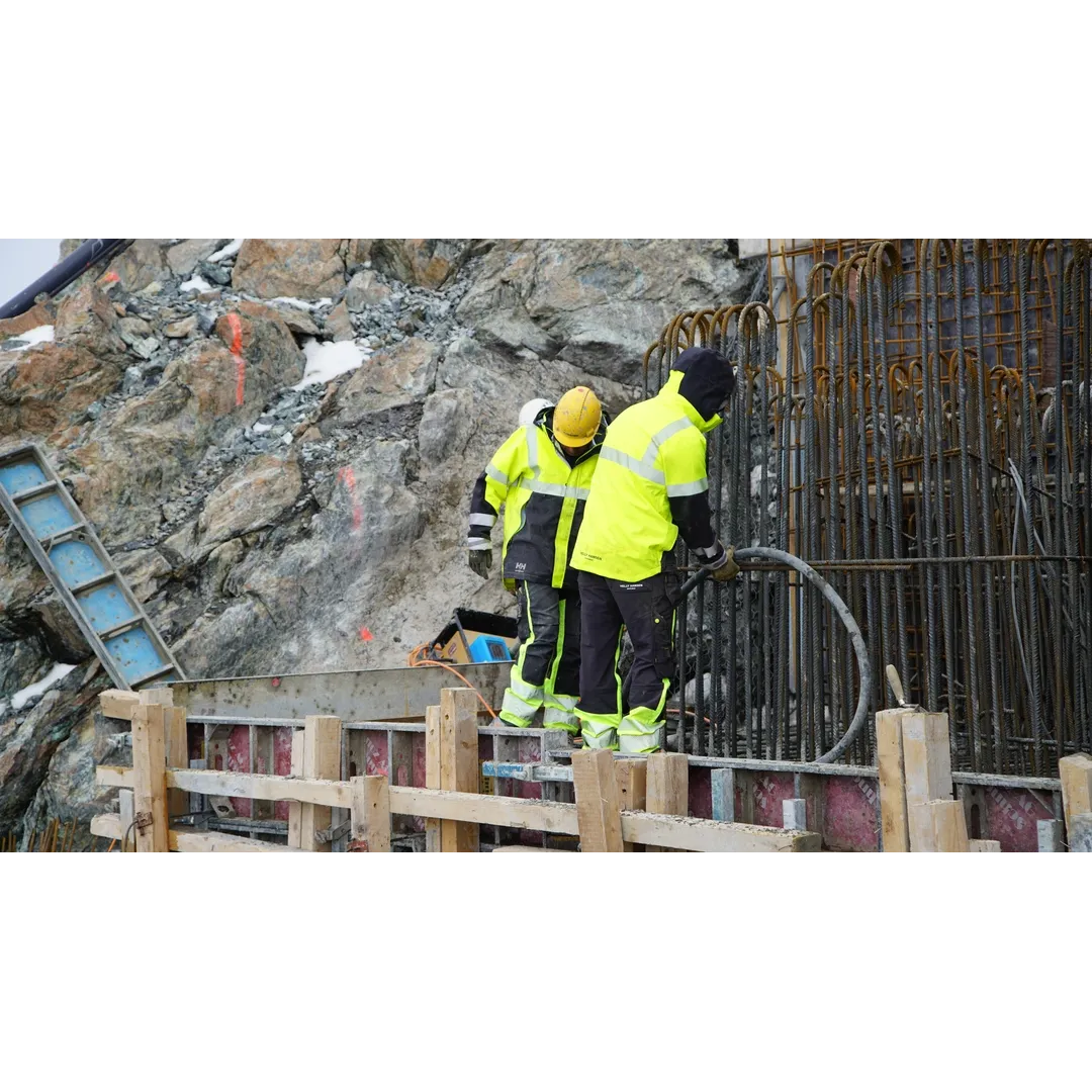 Helly Hansen Work Wear - DSC06338 - Partner-Winter 2017-Action-Air Zermatt