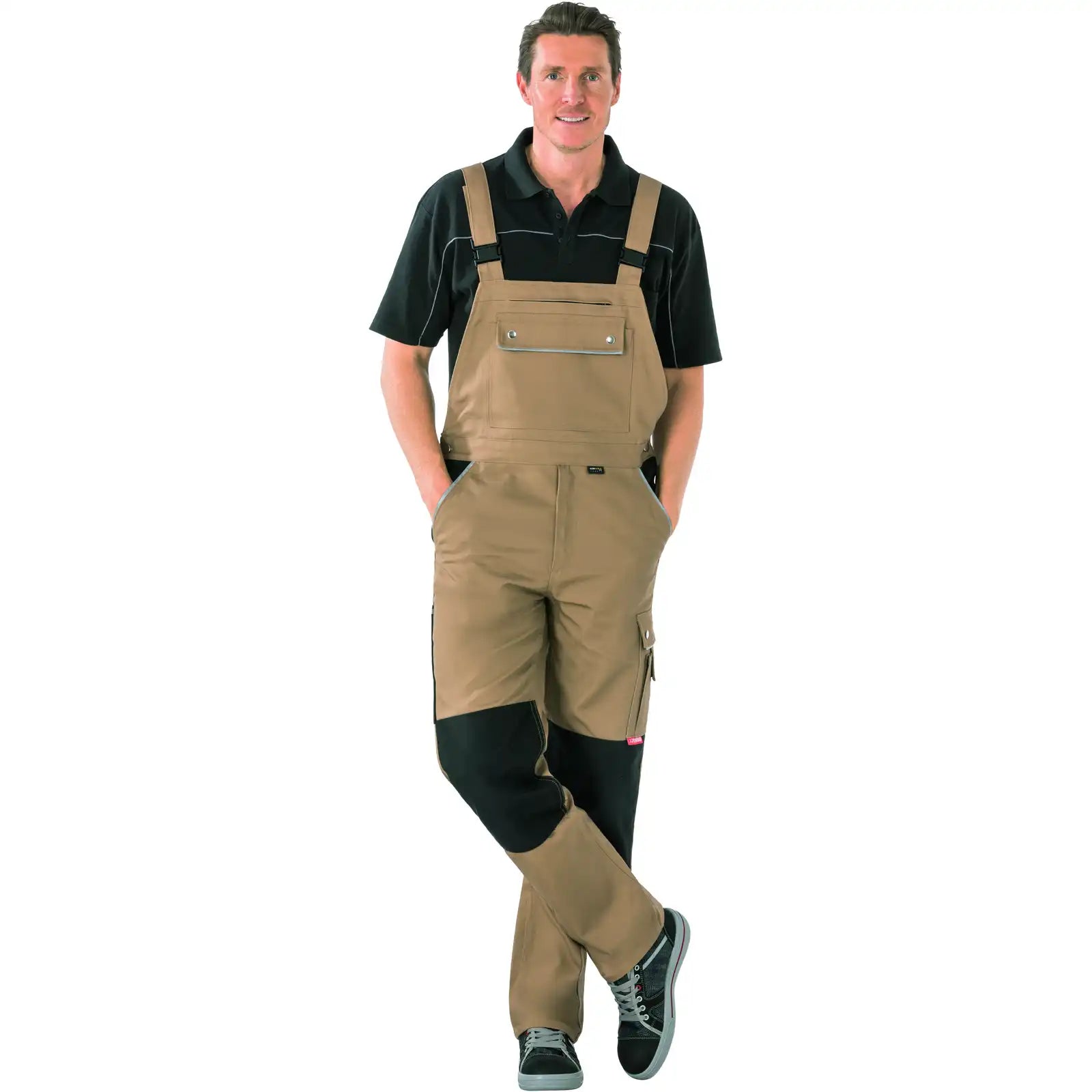 Planam Canvas 320 Latzhose khaki/schwarz 102 khaki/schwarz - Produktbild mit Model