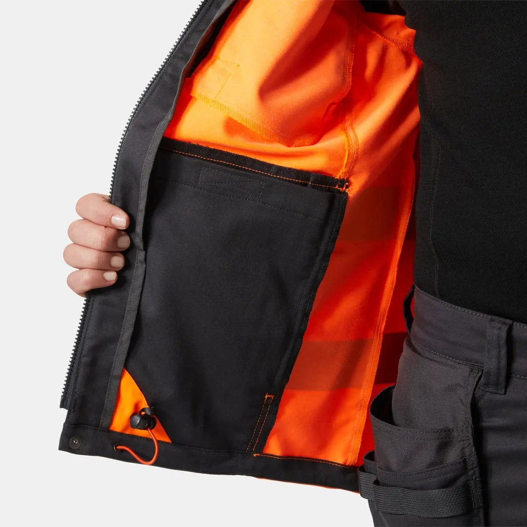 Helly Hansen Work Wear - 77220_269_feature6 - Onbody-W25-Winter 2025-FW25-Hivis-Alna