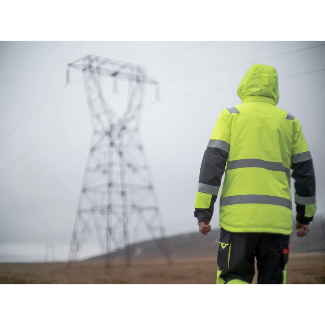 Helly Hansen Work Wear - DSC02348 - Hi Vis-Action-Winter 2020