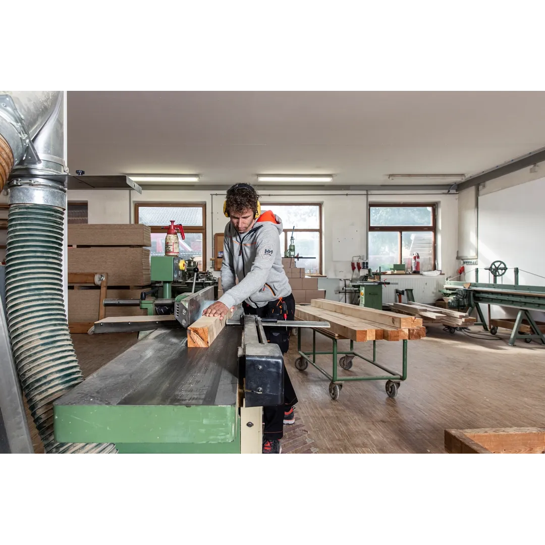 Helly Hansen Work Wear - helly_hansen_workwear_9_19_julian_bueckers_high_res_1 - Summer 2020-Tradesmen