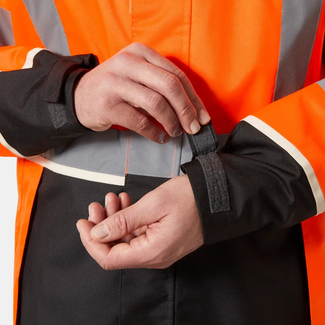 Helly Hansen Work Wear - 71185_269_feature3 - Onbody-W25-Winter 2025-FW25-Hivis-UC-ME