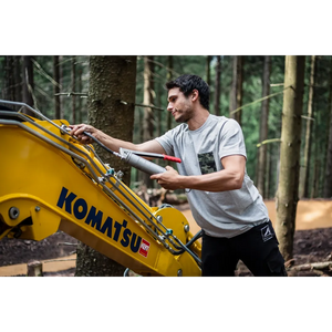 Helly Hansen Work Wear - Oberhof_HH_Matthias_Schwarz_Schneestern-1772 - Summer 2021-Action-Tradesman