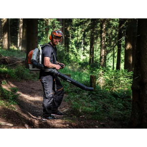 Helly Hansen Work Wear - Oberhof_HH_Matthias_Schwarz_Schneestern-1401 - Summer 2021-Action-Tradesman