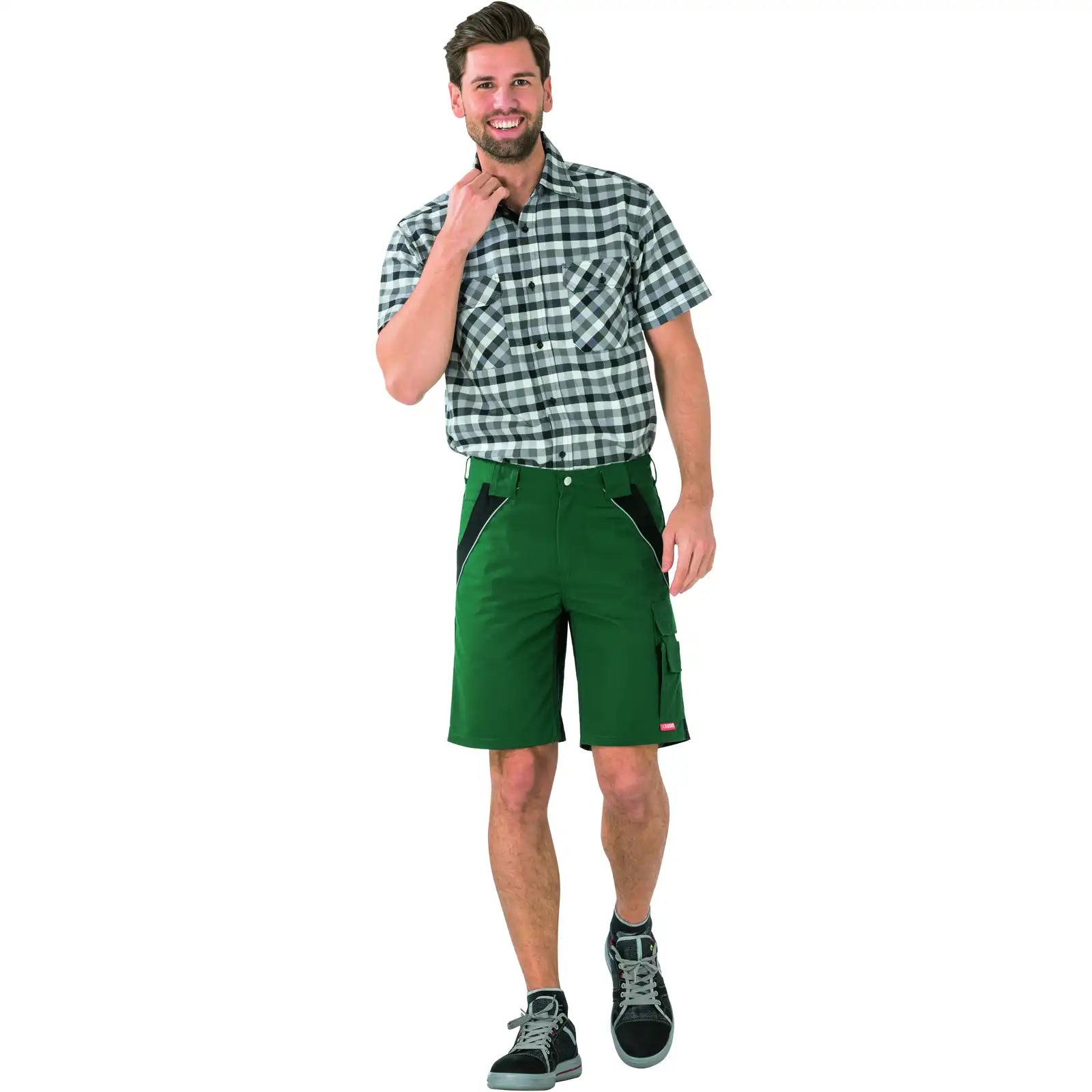 Planam Plaline Shorts grün/schwarz XS grün/schwarz - Produktbild mit Model