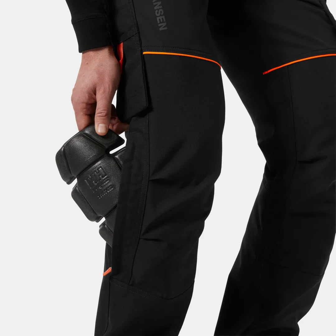 Helly Hansen Work Wear - 77553_990_feature3 - Onbody-Chelsea Evo-Trades-W25-Winter 2025-FW25