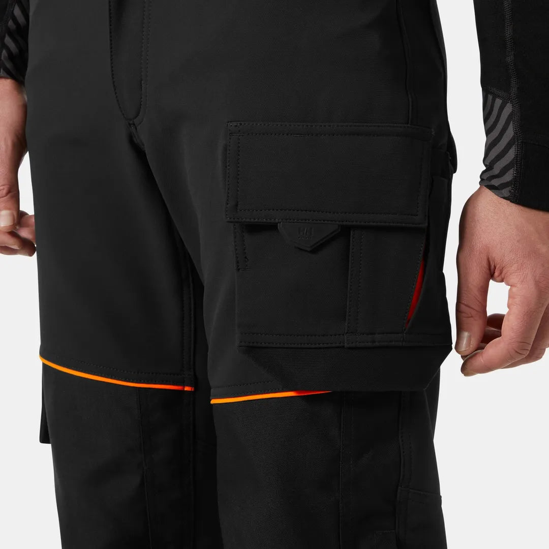 Helly Hansen Work Wear - 77553_990_feature2 - Onbody-W25-Winter 2025-FW25-Chelsea Evo-Trades