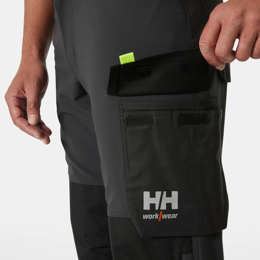 Helly Hansen Work Wear - 77395_989_feature1 - Onbody-S25-Summer 2025-Trades-Oxford