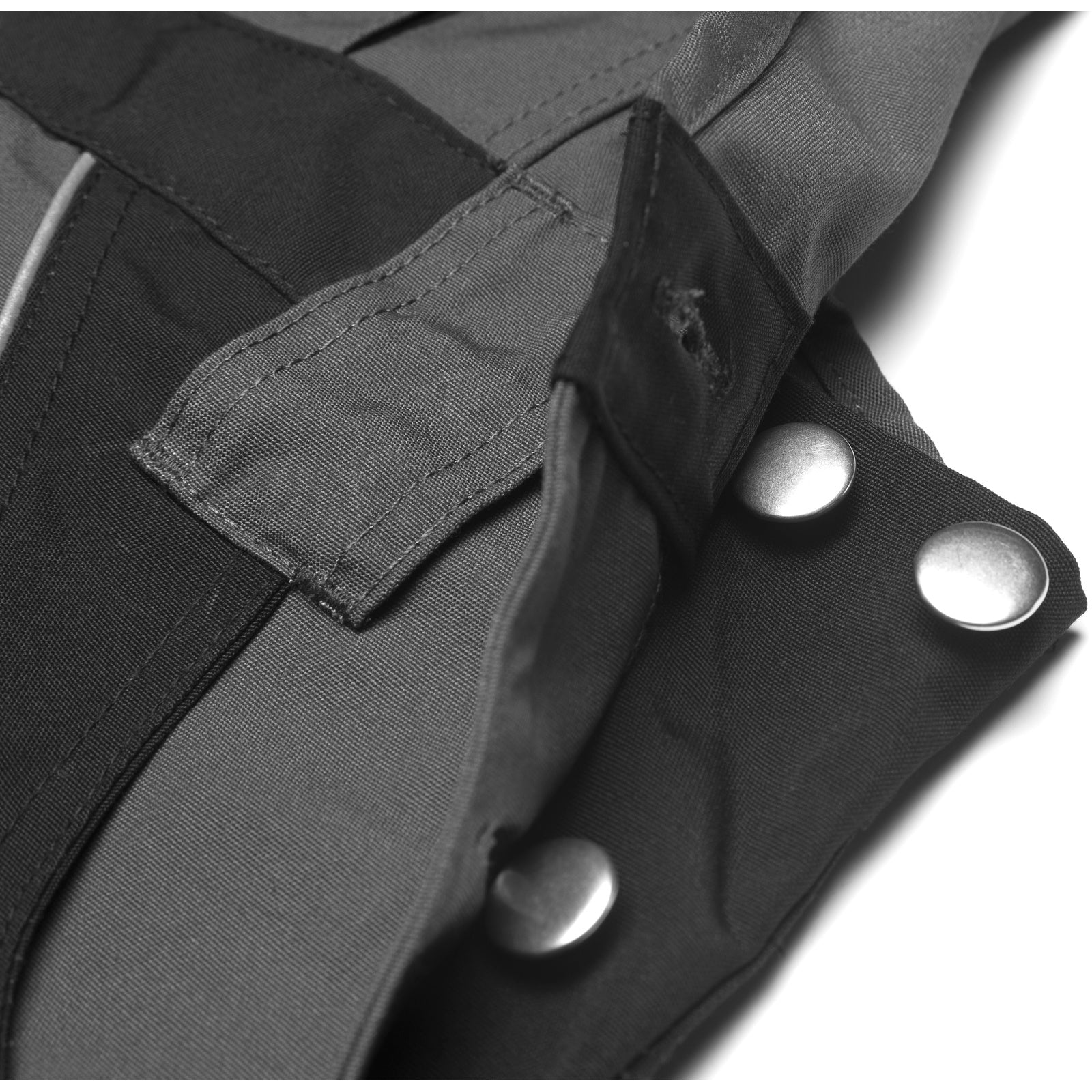 Planam Plaline Dungarees red/slate - The option for adjusting the waistband ensures the perfect fit in all sizes.
