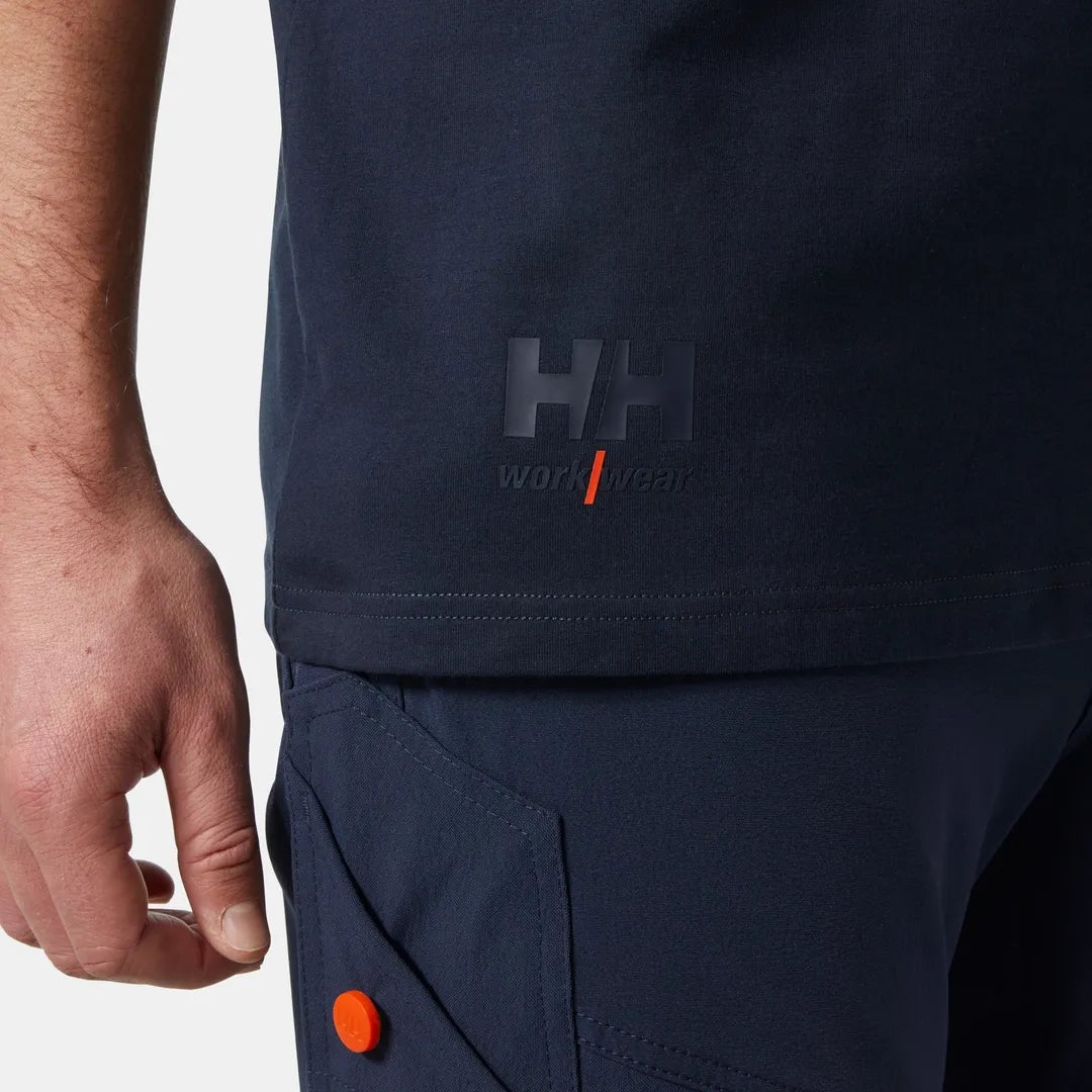 Helly Hansen Work Wear - 79246_591_feature1 - Onbody-W25-Winter 2025-FW25-Fundementals -Evo
