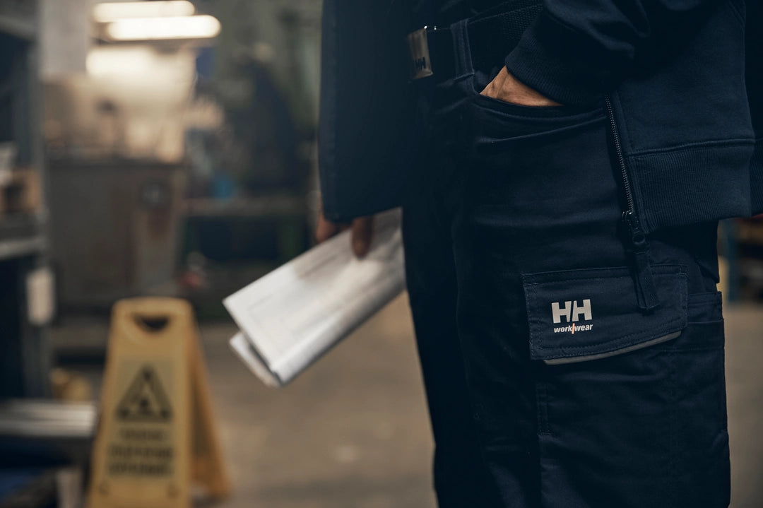Helly Hansen Work Wear - Lager_399 - Action-Tradesmen-Summer 2021