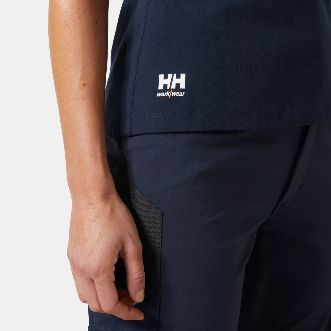 Helly Hansen Work Wear - 79390_590_feature1 - Onbody-W25-Winter 2025-FW25-Fundementals