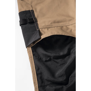 Planam Norit Women's dungarees red/black - The knee pockets allow for the use of knee pads.